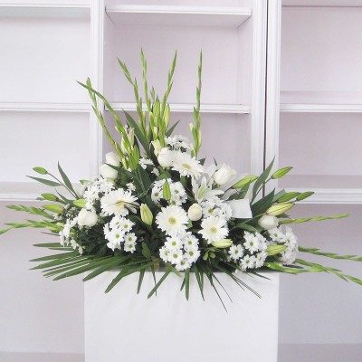 Comprar Cojín flores variadas tonos blancos Barcelona