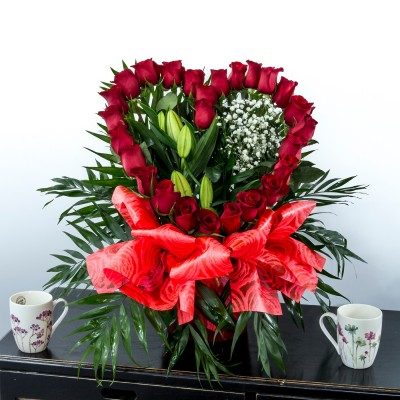 Comprar Centro de 25 rosas en forma corazón Barcelona