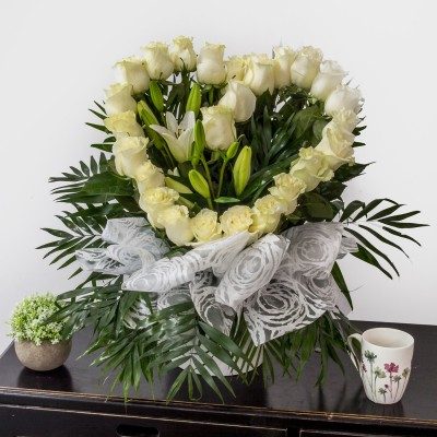 Comprar Centro de 25 rosas en forma corazón Barcelona