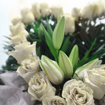 Comprar Centro de 25 rosas en forma corazón Barcelona