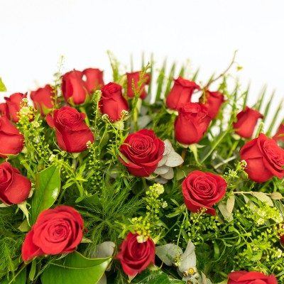 Comprar Corona de rosas rojas cerradas Barcelona