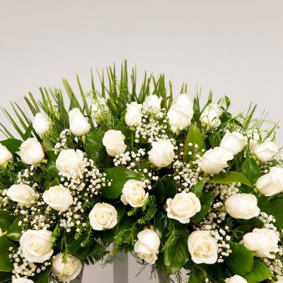 Comprar Corona de rosas blancas Barcelona