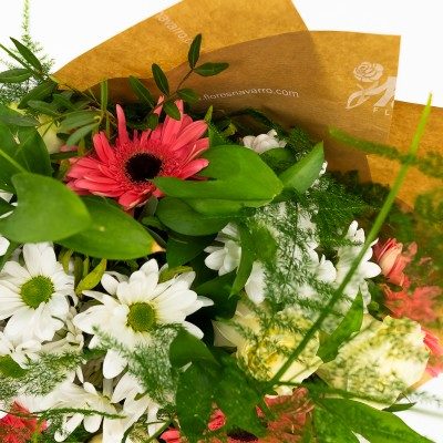 Comprar Ramo de gerberas, margarita y rosas Barcelona