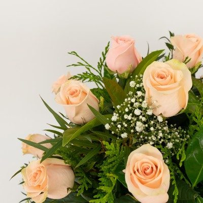 Comprar Personaliza tu jarrón de rosas Barcelona