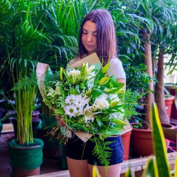 Comprar Ramo de lilium, margarita y rosas Barcelona