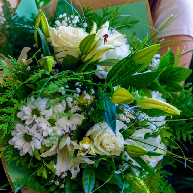 Comprar Ramo de lilium, margarita y rosas Barcelona Comprar Ramo de lilium, margarita y rosas Barcelona