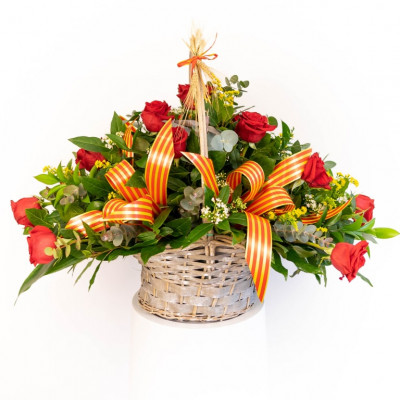Comprar Cistella imperial amb 17 roses vermelles Barcelona