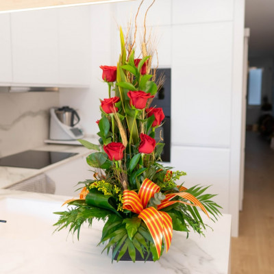 Comprar Centre piramidal de 10 roses vermelles Barcelona
