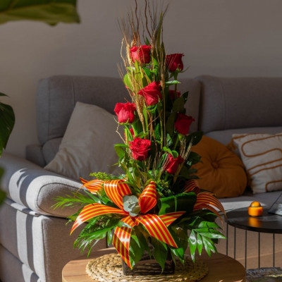 Comprar Centre piramidal de 10 roses vermelles Barcelona