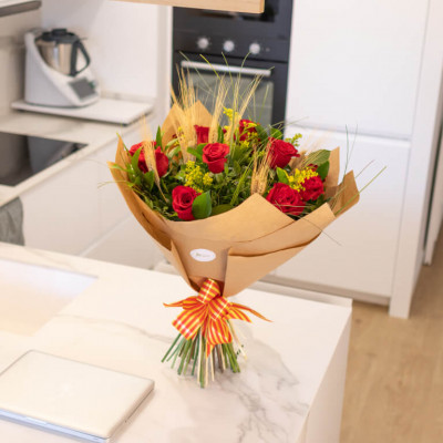 Comprar Ram de 12 roses Sant Jordi Barcelona