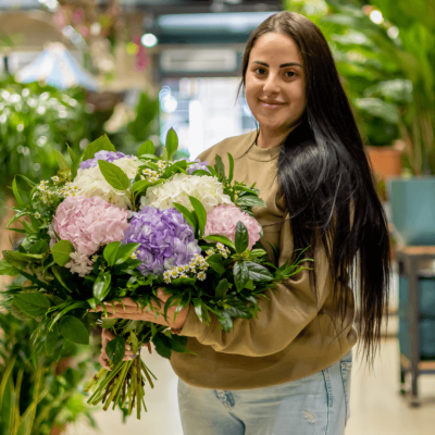 Comprar Ramo romántico de hortensias Barcelona