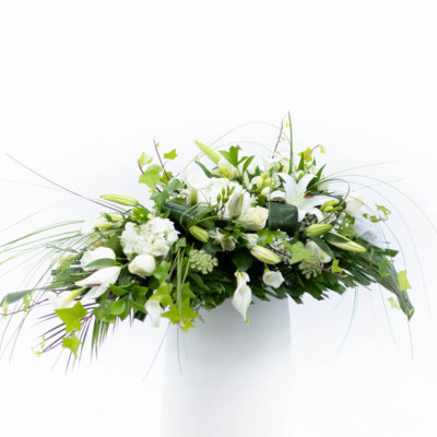 Comprar Cojín aire romántico flor de temporada tonos blancos Barcelona