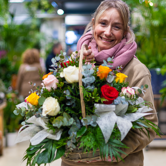 Comprar Cesta de rosas variadas Barcelona