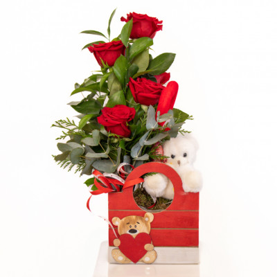 Comprar Capseta de fusta amb 5 roses + pelux Barcelona