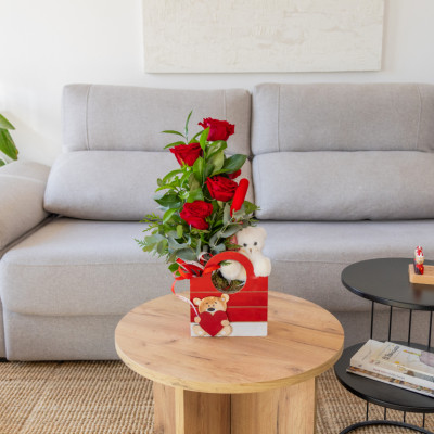 Comprar Capseta de fusta amb 5 roses + pelux Barcelona