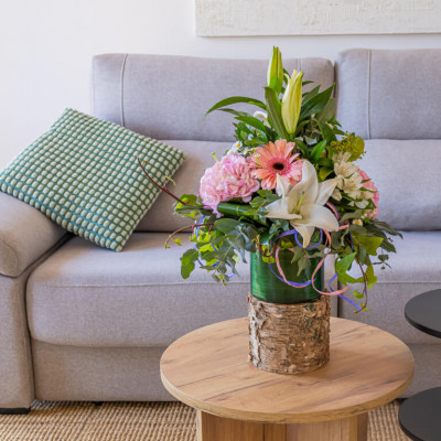 Comprar Cilindre de fusta amb flors tons suaus Barcelona